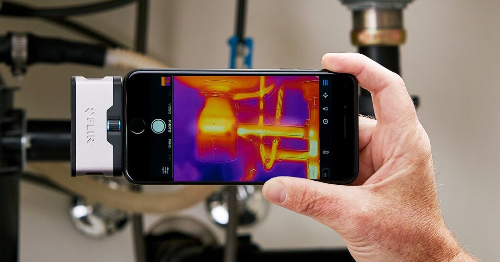 FLIR ONE iOS Thermal Camera Gear 1024x536 - Melhores câmeras térmicas para telefones (2022): Flir, Seek Thermal, Uni-T, Perfect Prime