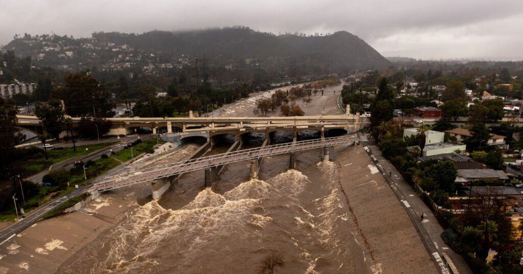 Floodwaters CA NOAA NASA report Science GettyImages 1246020220 1024x536 - A chave para a sobrevivência da Califórnia está escondida no subsolo