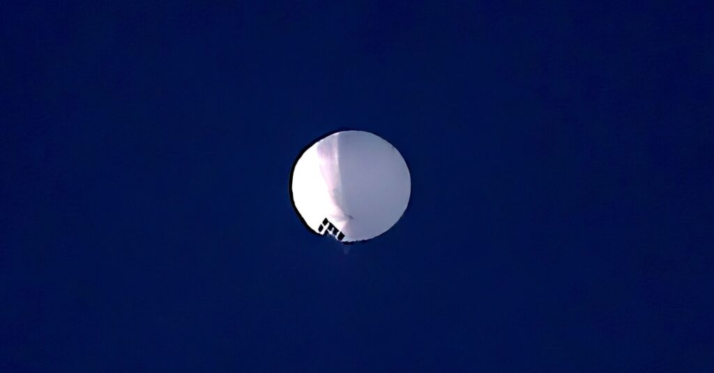 Chinese Spy Balloon Security AP23034365734757 1024x536 - O balão espião chinês mostra as desvantagens dos balões espiões