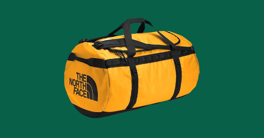 The North Face Base Camp Duffel Bag Review Gear 1024x536 - Revisão do acampamento base North Face: o caminhão de mochilas